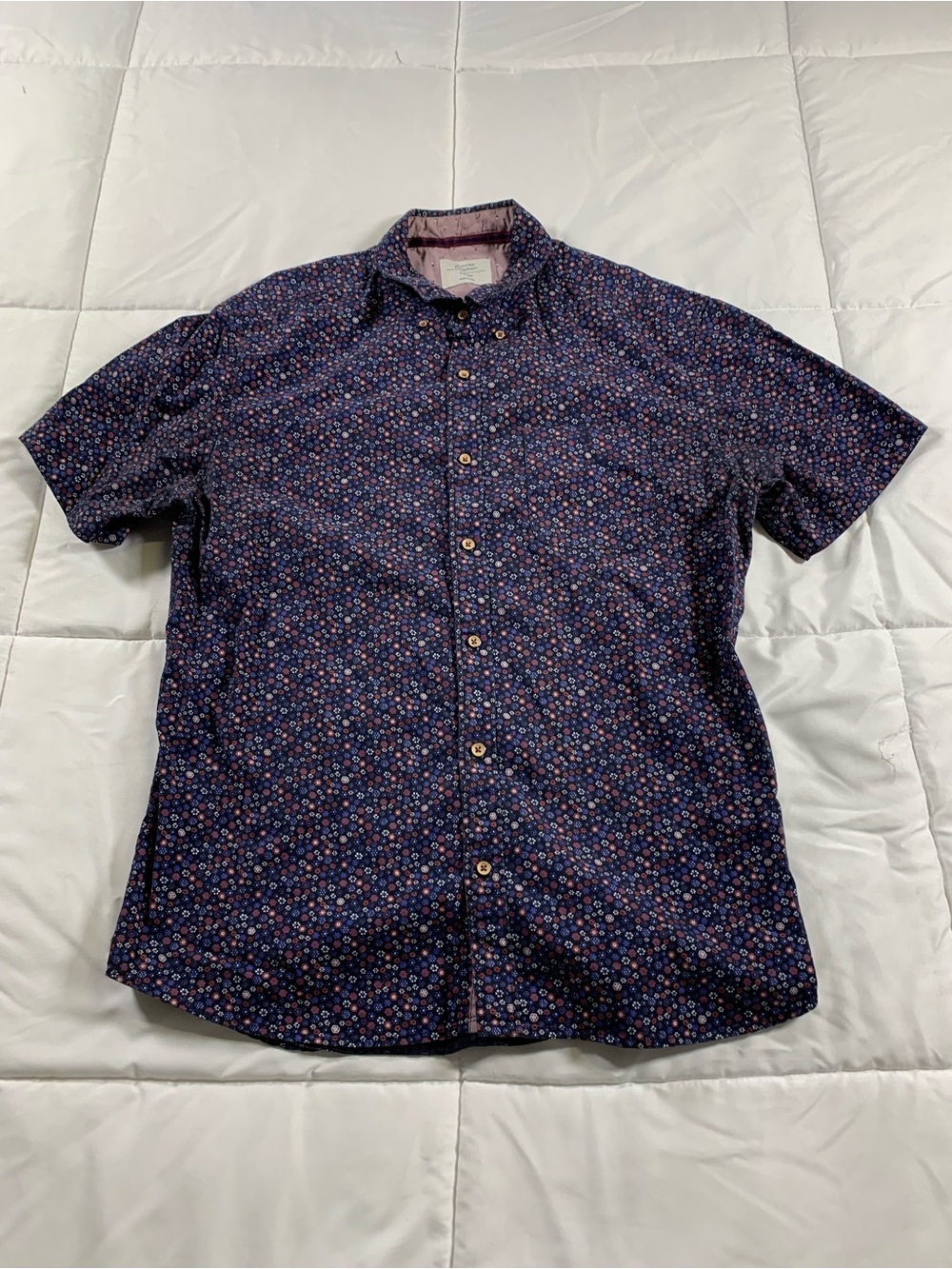 Like new SUNRISE KINGDOM shirt mens size L